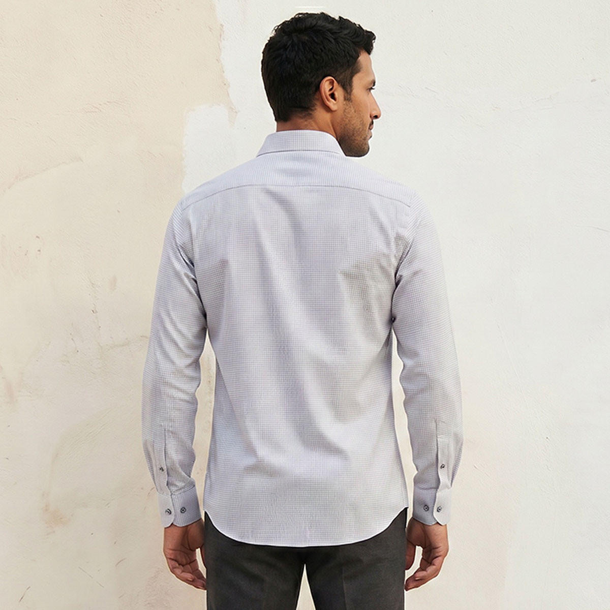 قميص دوبي بارز الملمس بقصة عادية وياقة عادية وأكمام طويلة-men-clothing-shirts-image-3
