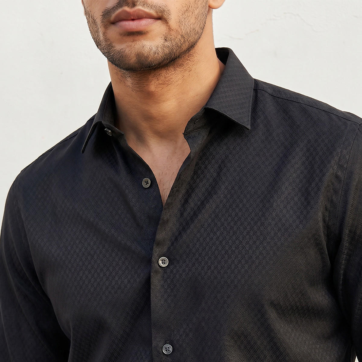 قميص دوبي بارز الملمس بقصة عادية وياقة عادية وأكمام طويلة-men-clothing-shirts-image-6