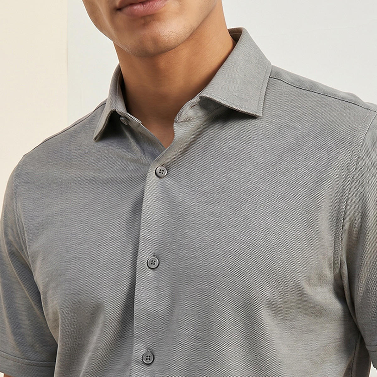 قميص بياقة كلاسيكية وقصة عادية وأكمام قصيرة-men-clothing-shirts-image-6