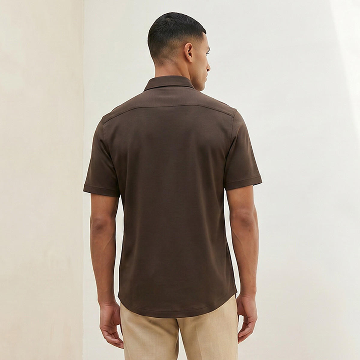 قميص بياقة كلاسيكية وقصة عادية وأكمام قصيرة-men-clothing-shirts-image-3
