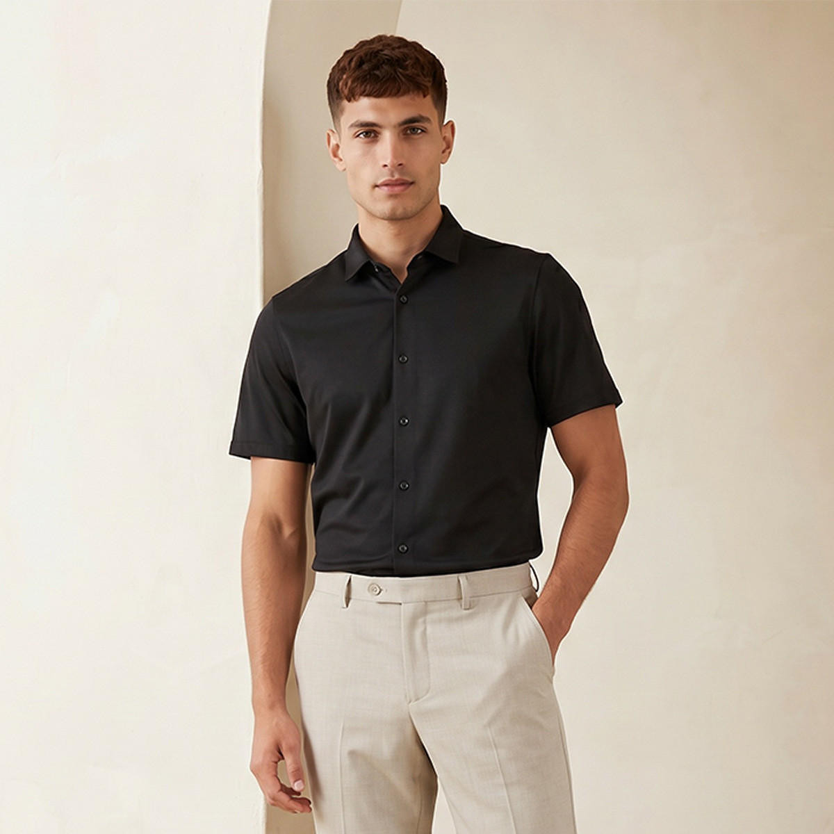 قميص بياقة كلاسيكية وقصة عادية وأكمام قصيرة-men-clothing-shirts-image-1