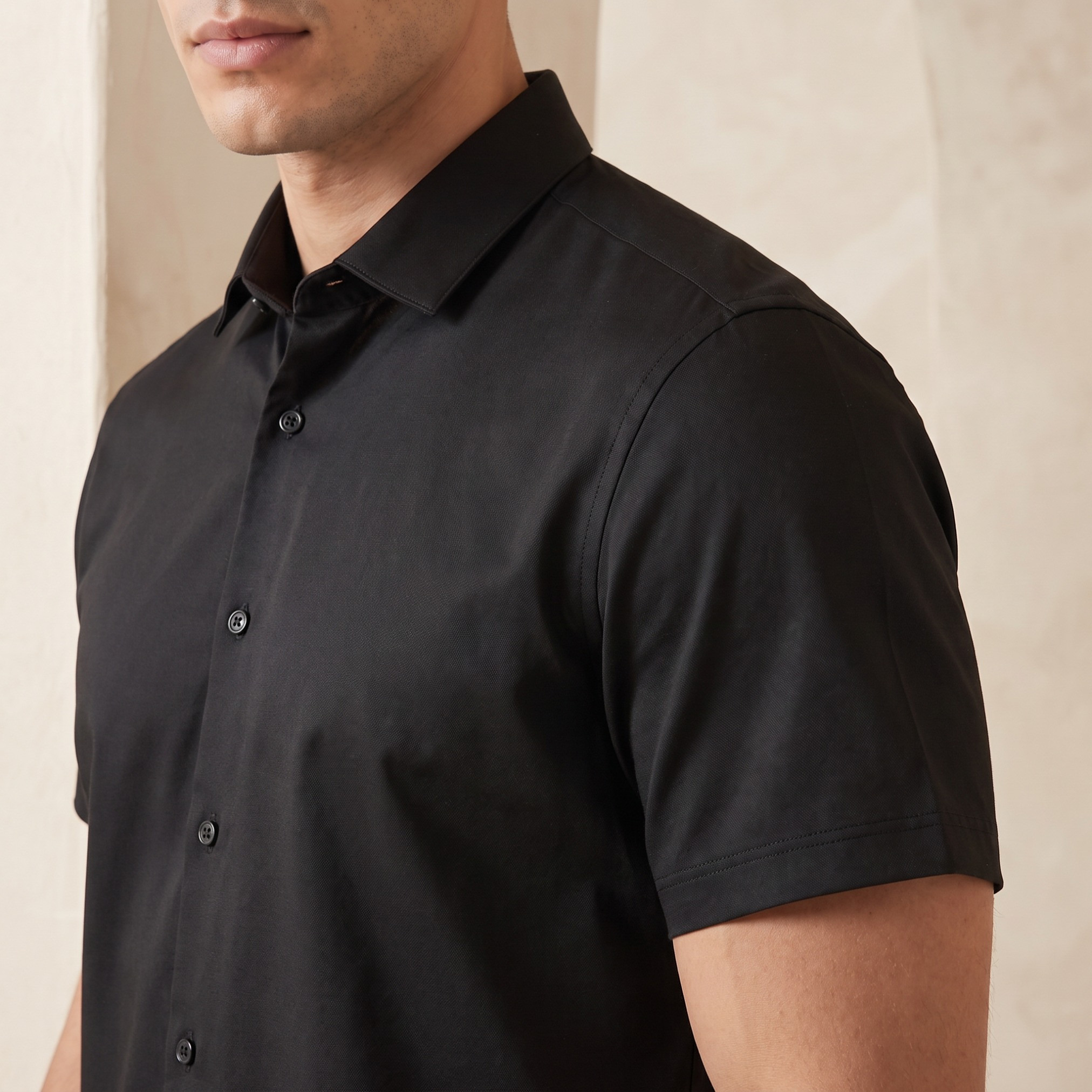قميص بياقة كلاسيكية وقصة عادية وأكمام قصيرة-men-clothing-shirts-image-6