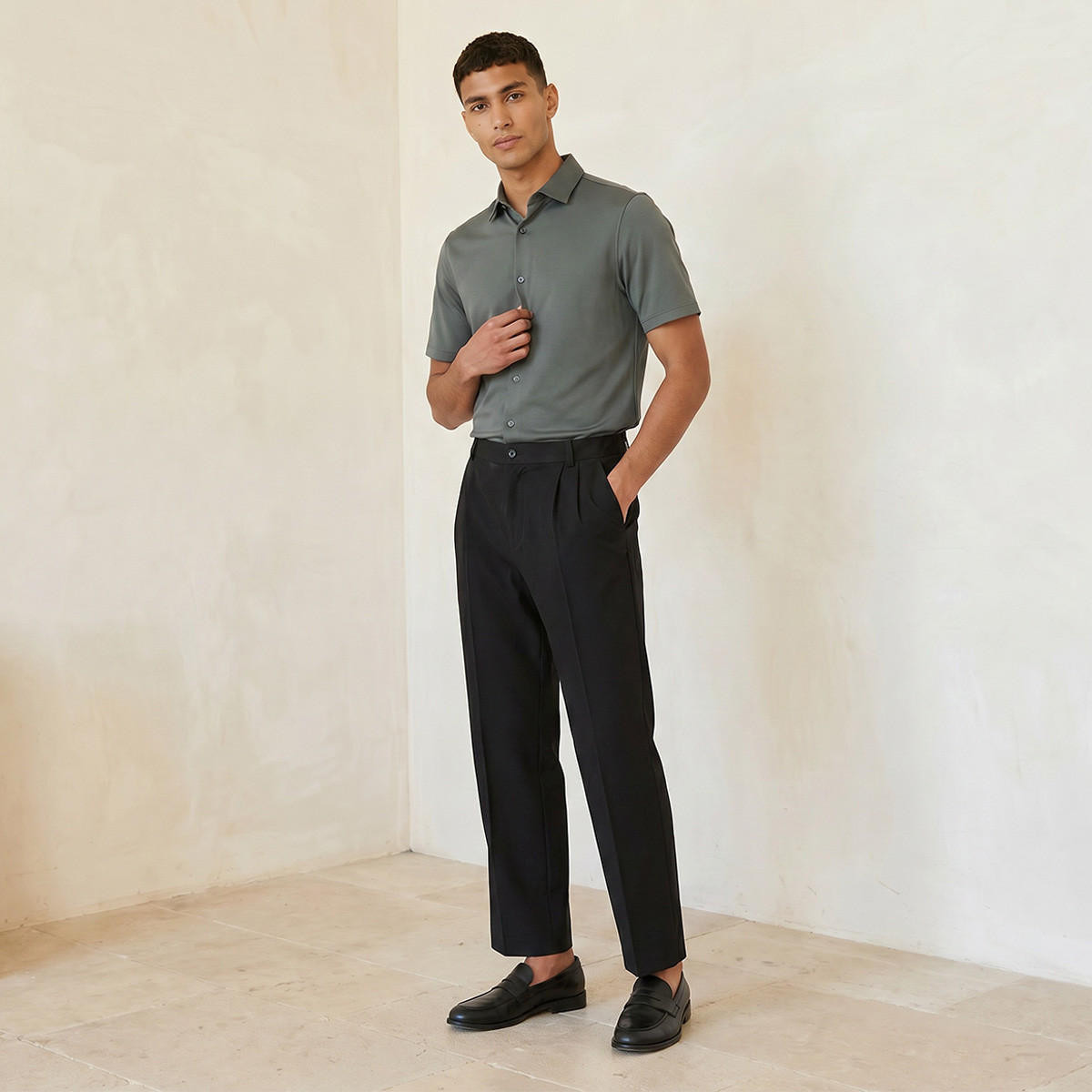 قميص بياقة كلاسيكية وقصة عادية وأكمام قصيرة-men-clothing-shirts-image-4