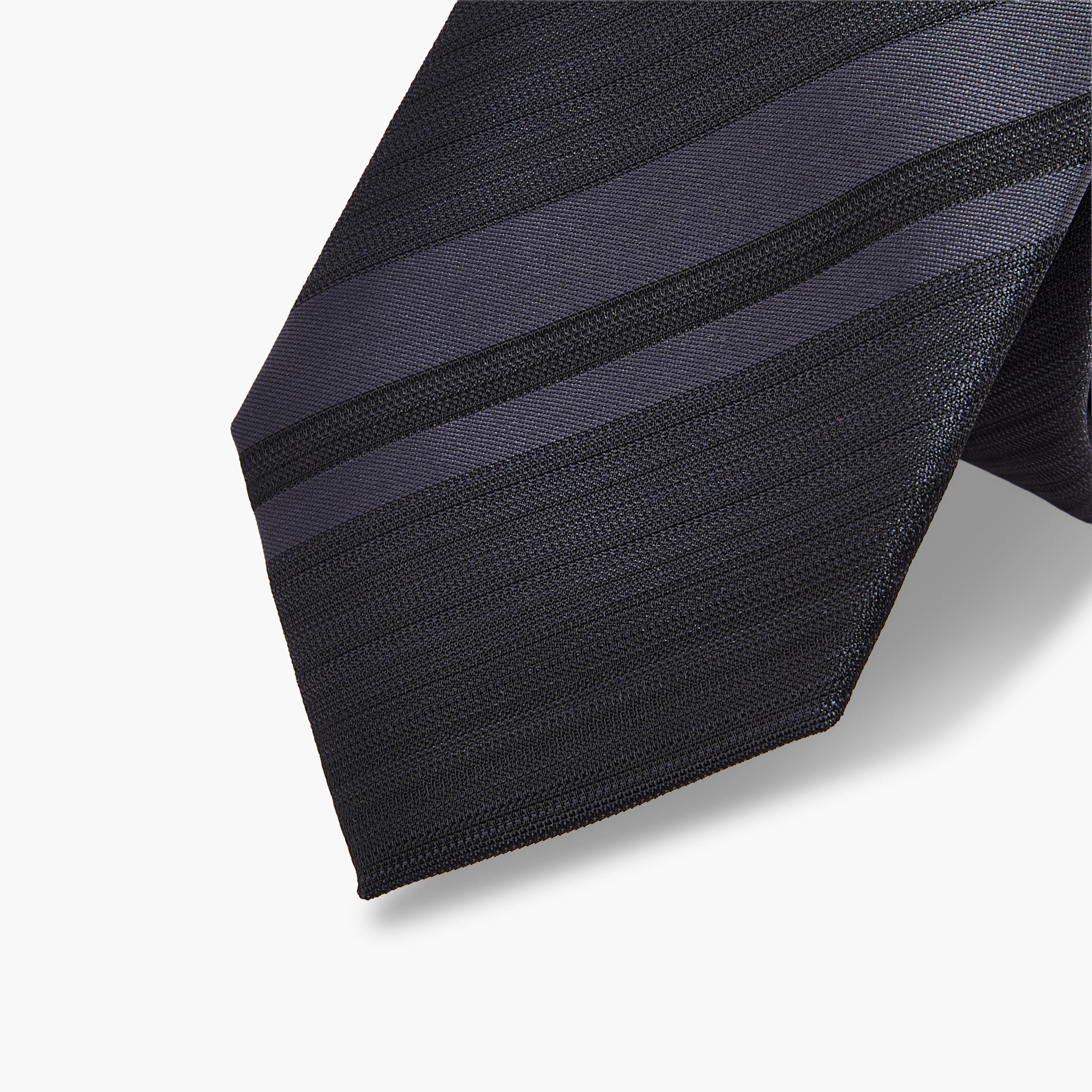 ربطة عنق مقلم-men-tiesandcufflinks-pocketsquares-image-4