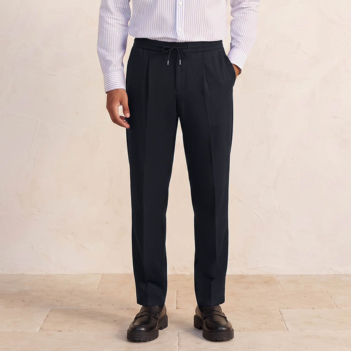 بنطلون رسمي بقصة عادية وكسرات-men-clothing-bottoms-trousersandchinos-trousers-image-1