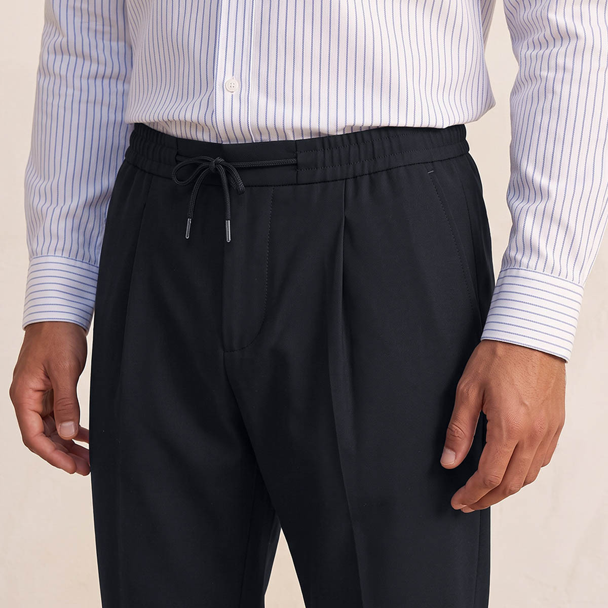 بنطلون رسمي بقصة عادية وكسرات-men-clothing-bottoms-trousersandchinos-trousers-image-4