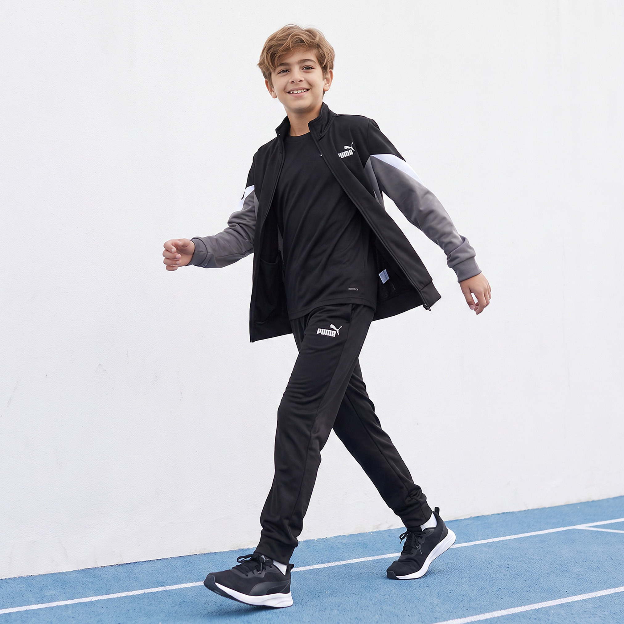 PUMA High Neck Long Sleeves Sweatshirt and Joggers Set with Colourblock Design-boys-clothing-sportswear-sets-image-5