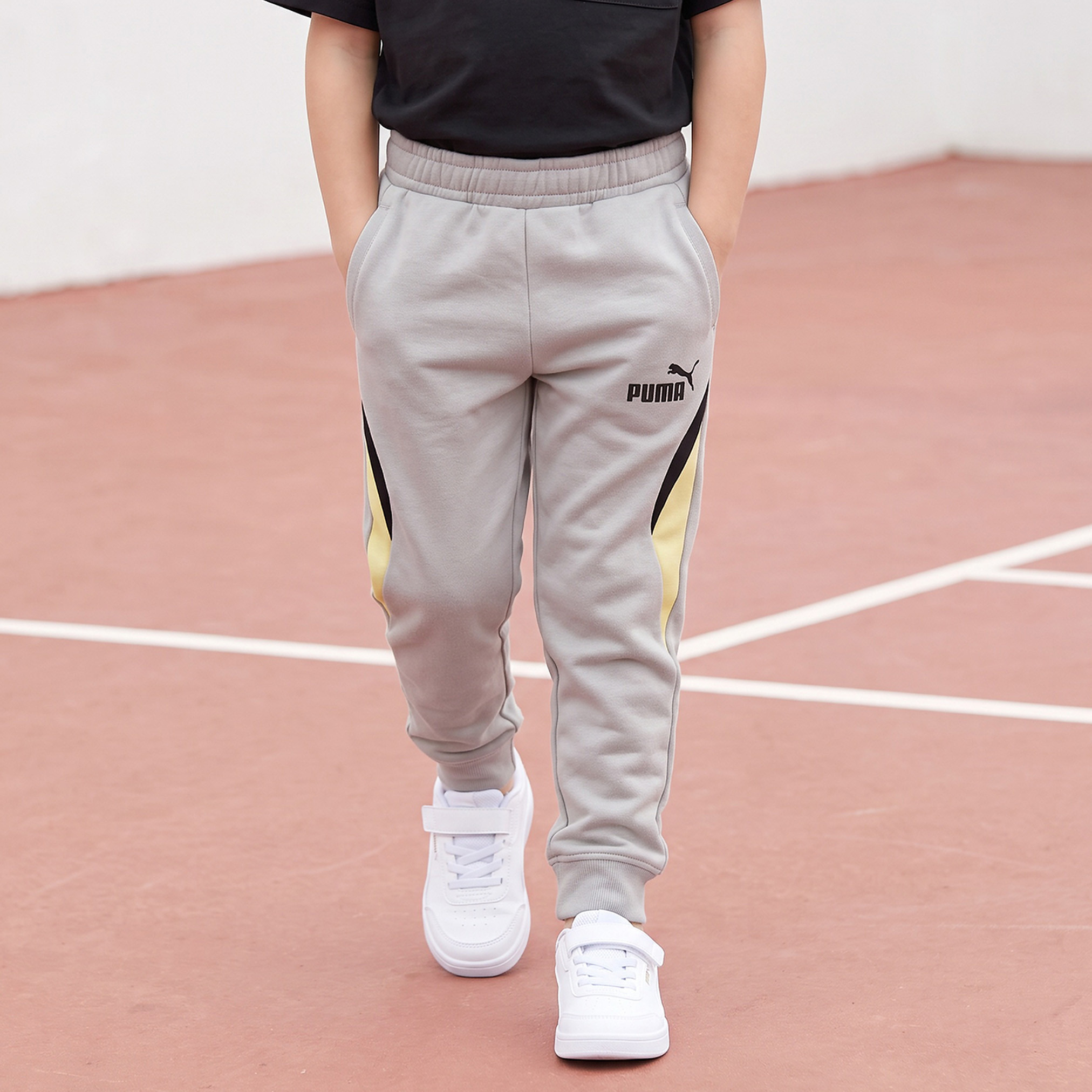 بنطلون رياضي بخصر مطاطي وطبعات الشعار من بوما-boys-clothing-bottoms-joggersandtrackpants-image-1