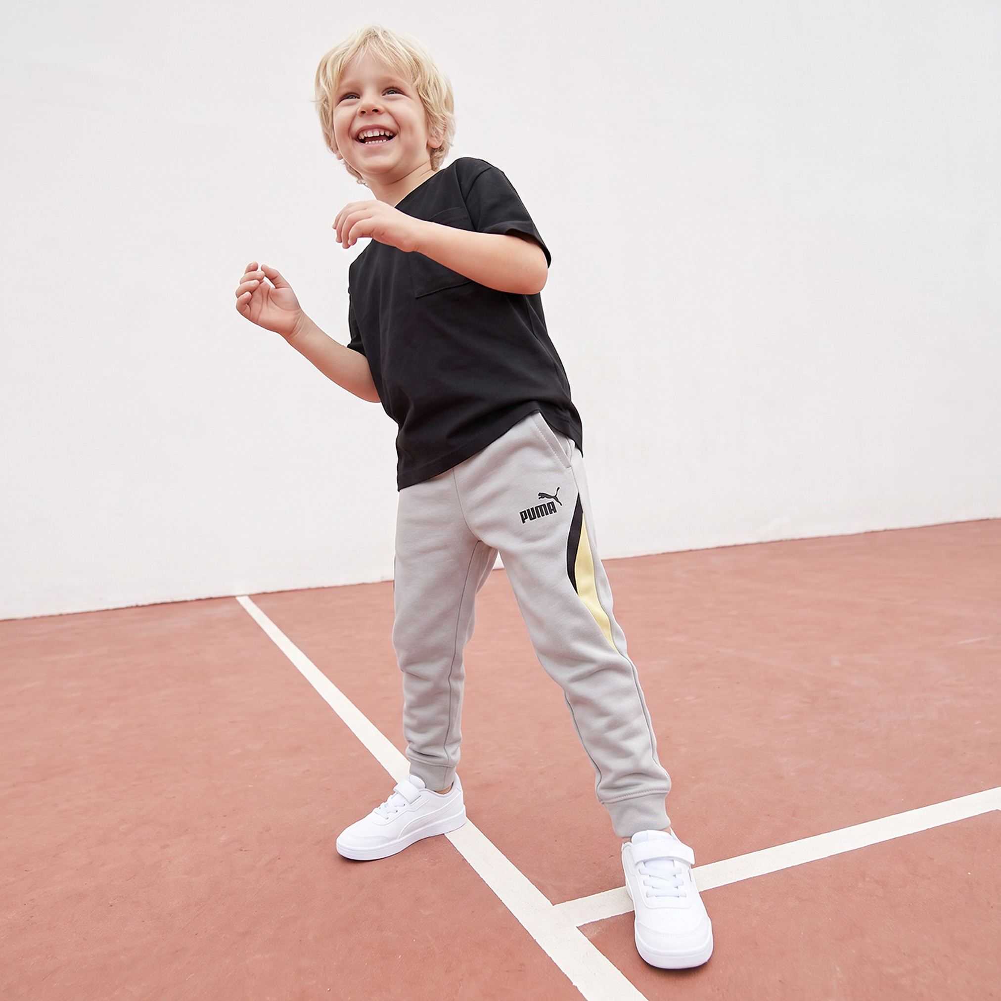 بنطلون رياضي بخصر مطاطي وطبعات الشعار من بوما-boys-clothing-bottoms-joggersandtrackpants-image-2