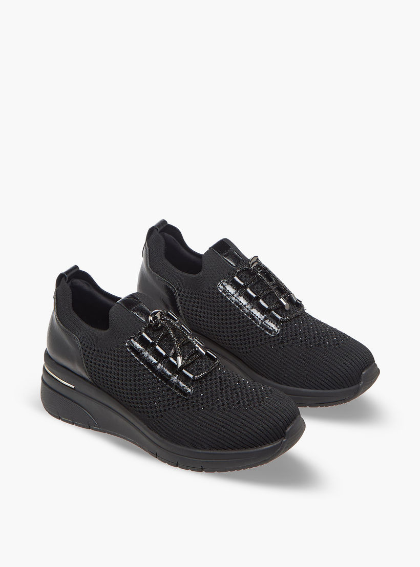 حذاء سنيكرز مزين سهل الارتداء للنساء من لو كونفورت-women-shoes-sneakers-image-1