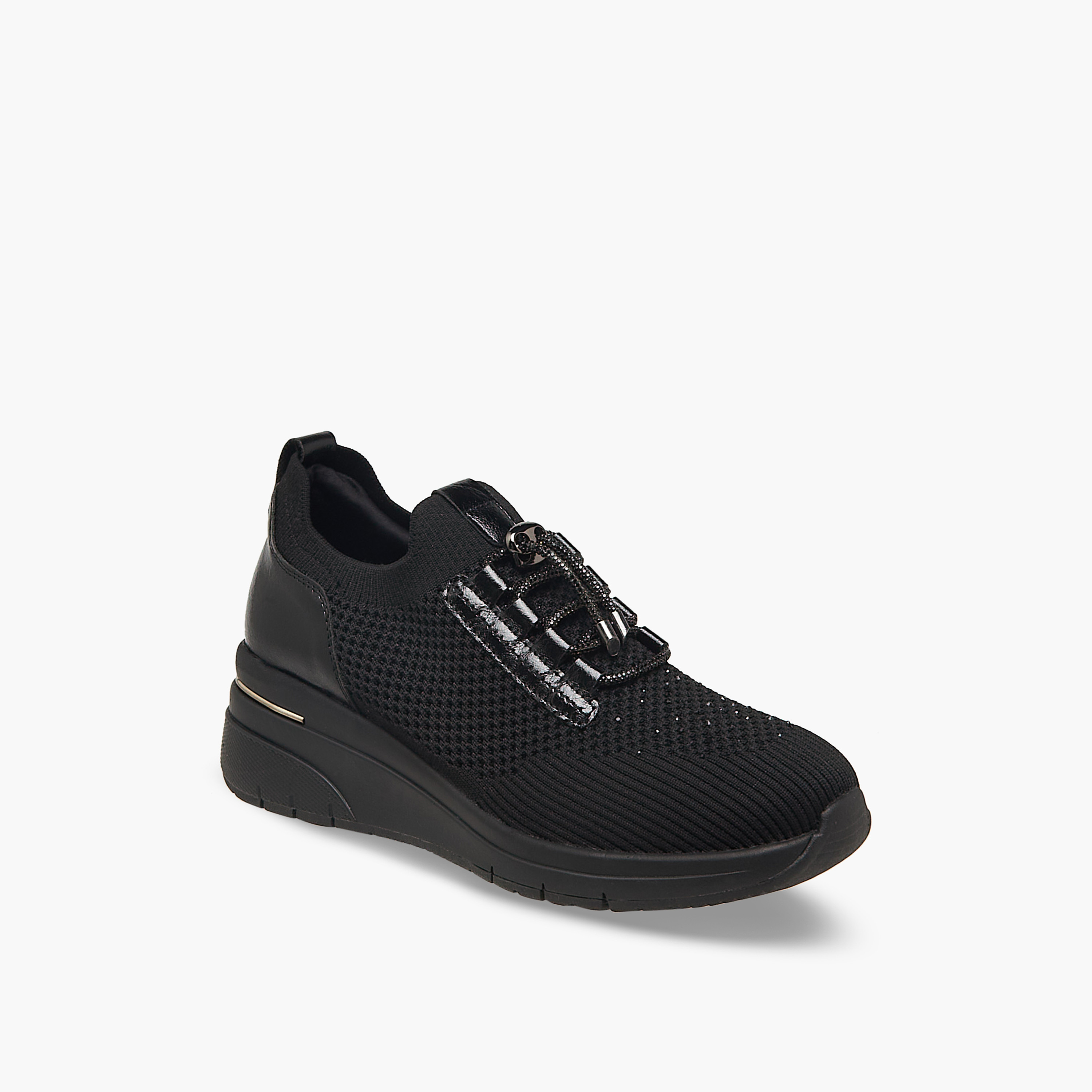 حذاء سنيكرز مزين سهل الارتداء للنساء من لو كونفورت-women-shoes-sneakers-image-3