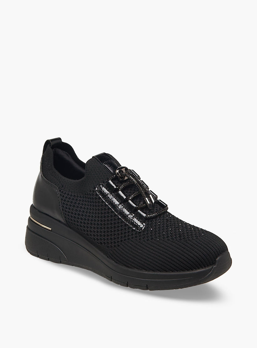 حذاء سنيكرز مزين سهل الارتداء للنساء من لو كونفورت-women-shoes-sneakers-image-3