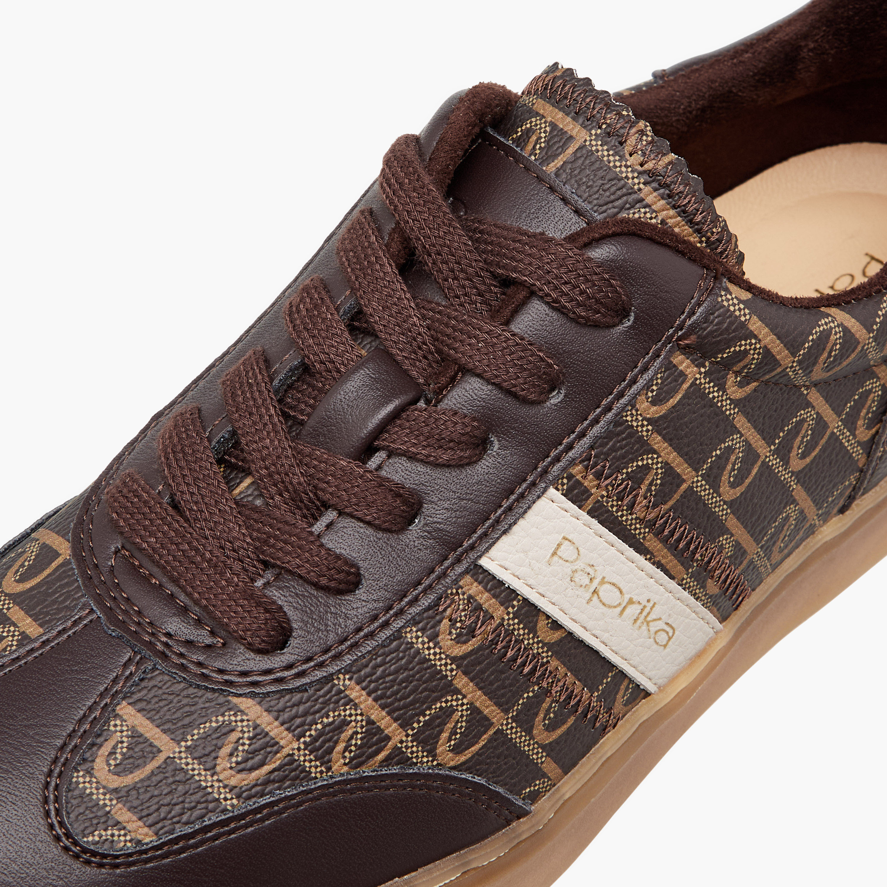 حذاء سنيكرز برباط إغلاق وطبعات مونوجرام من بابريكا-women-shoes-sneakers-image-4
