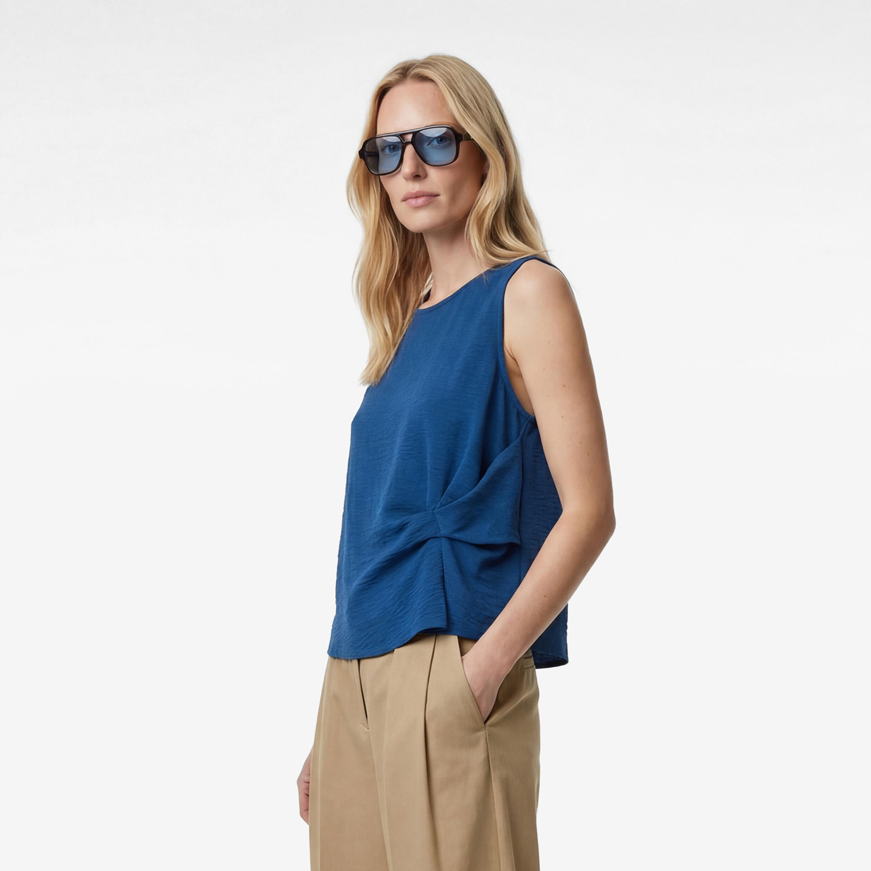 بلوزة نسائية بارزة الملمس بلون أزرق داكن من كوتون-women-clothing-shirtsandblouses-blouses-image-1