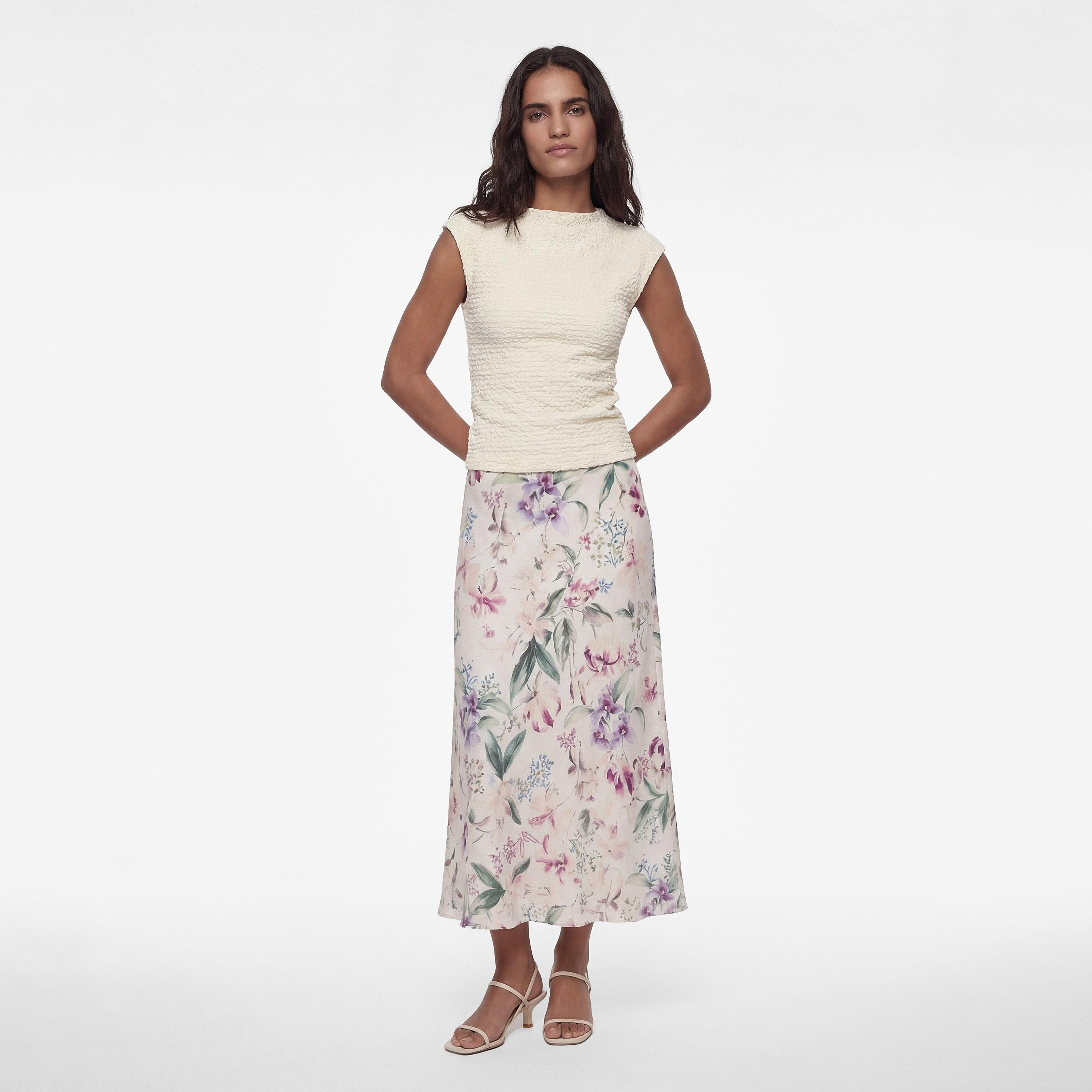 تنورة ميدي نسائية قصة "ايه-لاين" بطبعة زهور وردية من كوتون-women-clothing-skirts-image-2