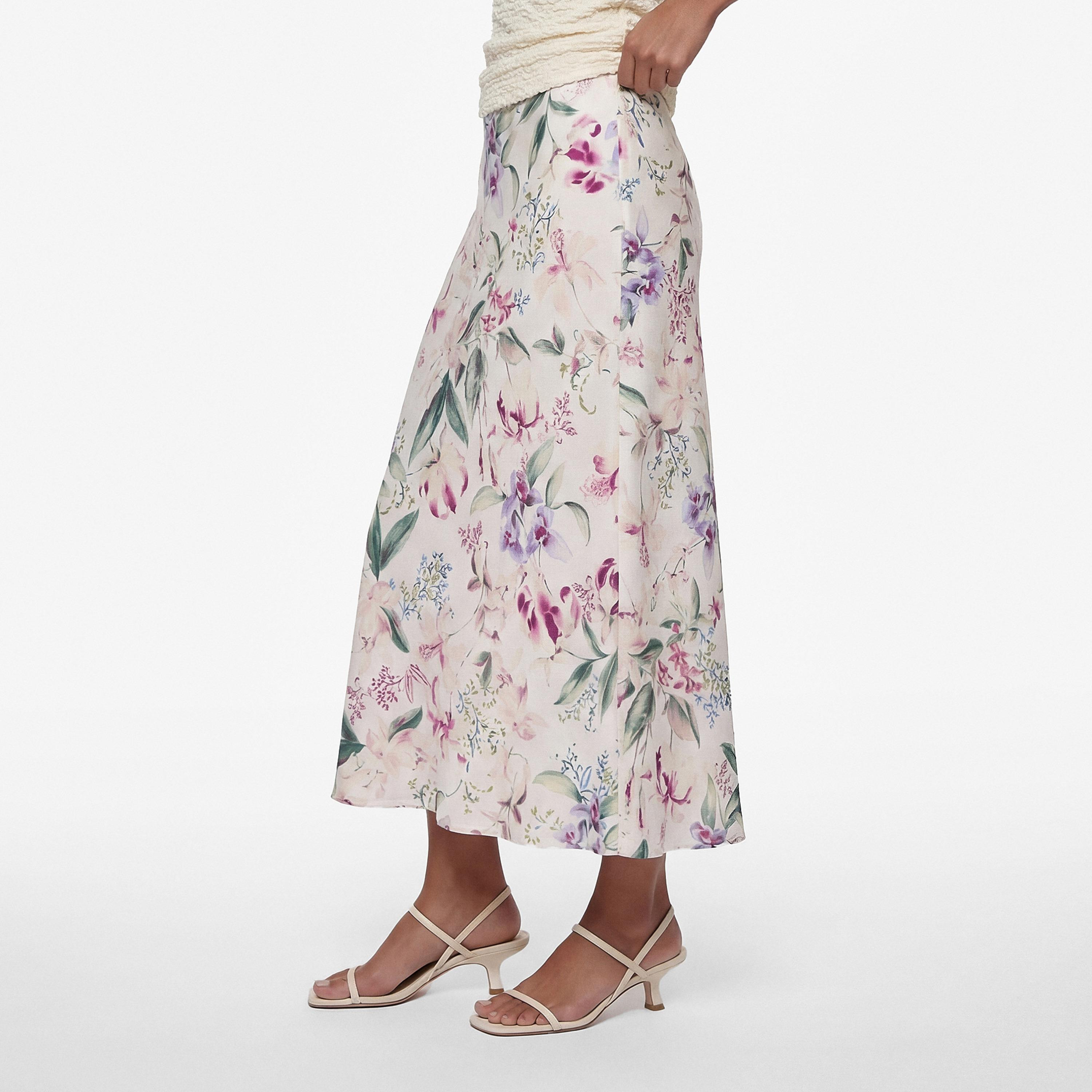 تنورة ميدي نسائية قصة "ايه-لاين" بطبعة زهور وردية من كوتون-women-clothing-skirts-image-3
