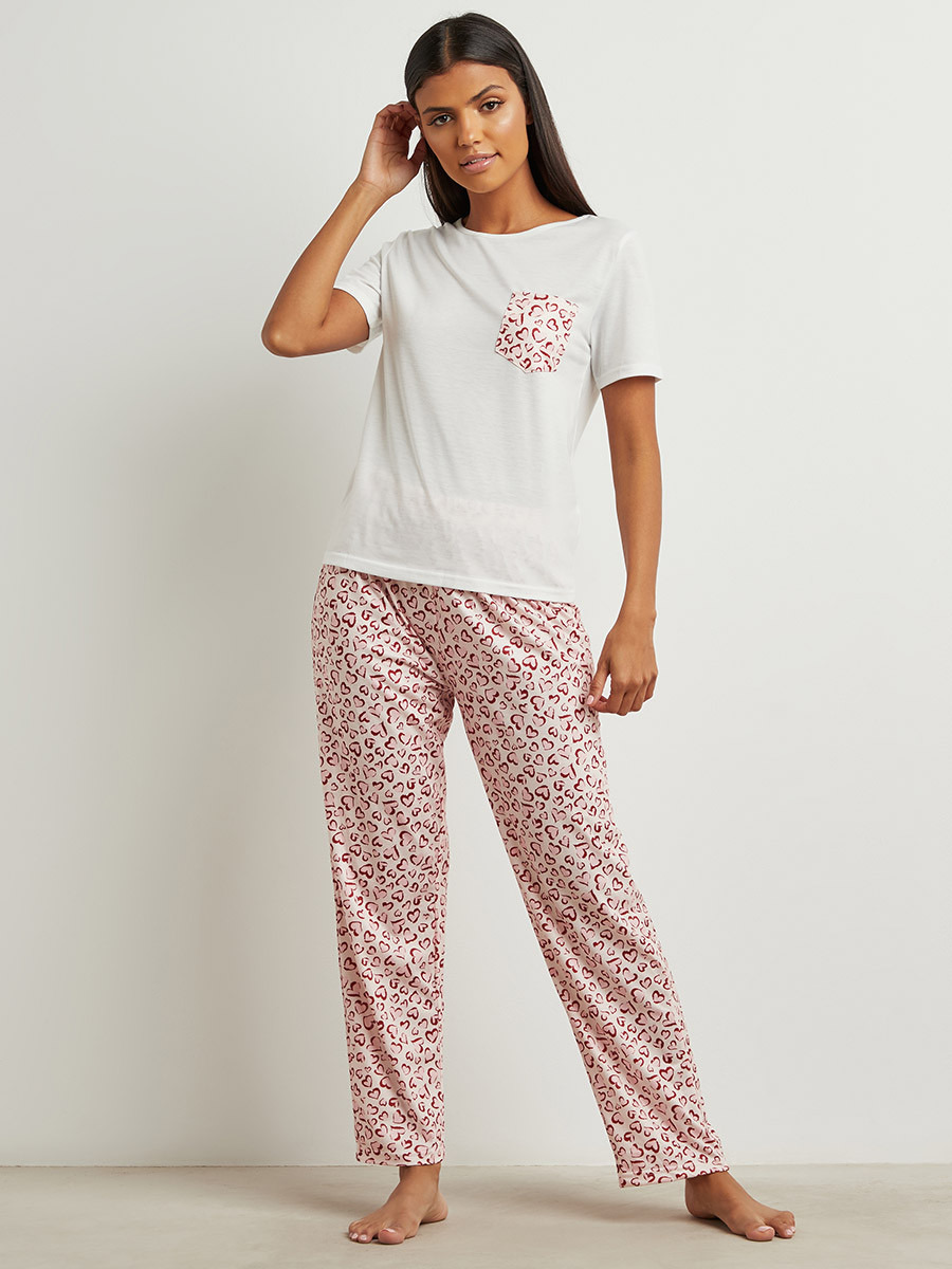 مجموعة من تيشيرت مطبوع وبنطلون بيجاما من ستايلي-women-clothing-nightwear-pyjamas-bottoms-image-1