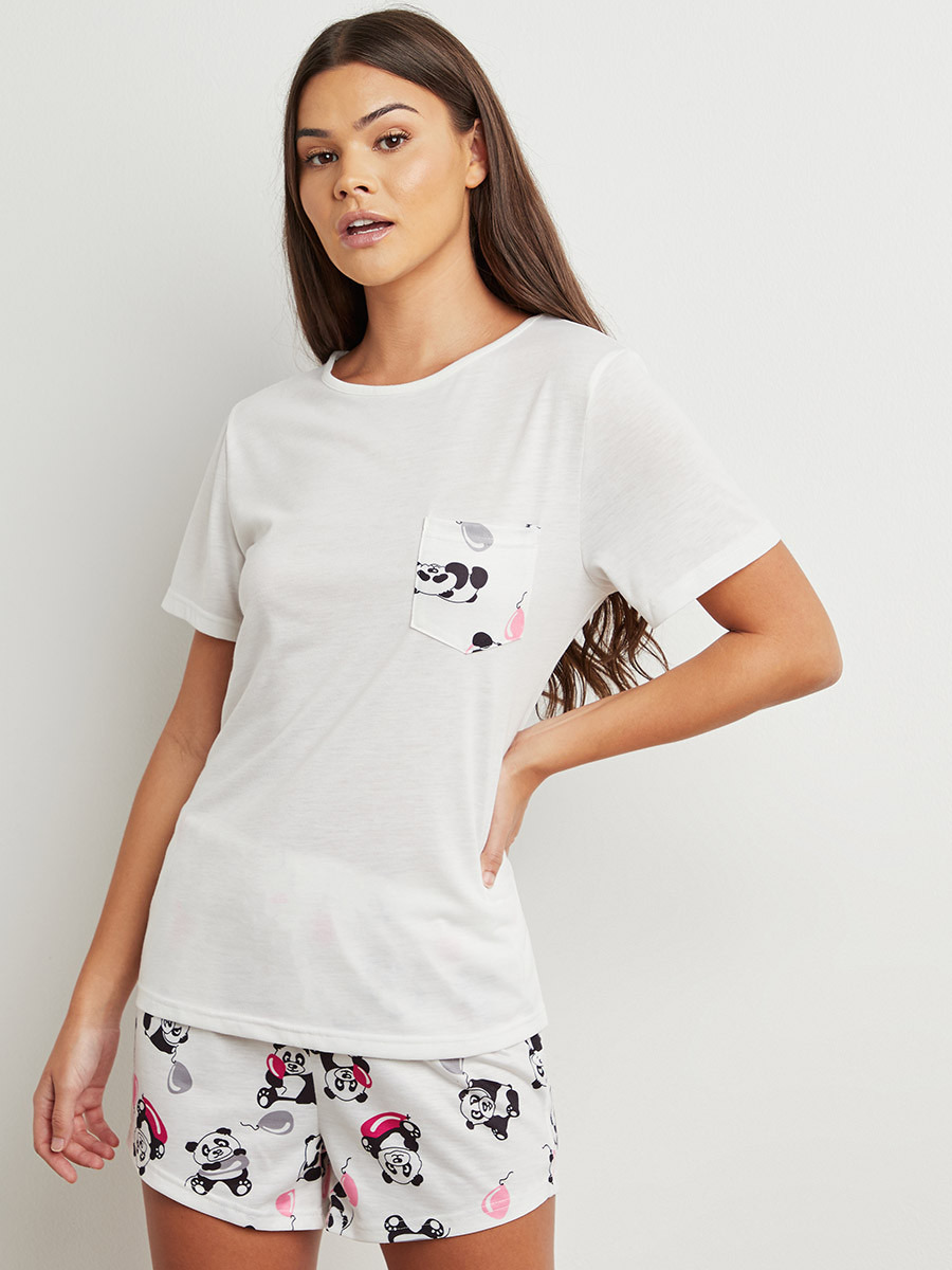 مجموعة من تيشيرت مطبوع وشورت من ستايلي-women-clothing-nightwear-pyjamas-bottoms-image-1