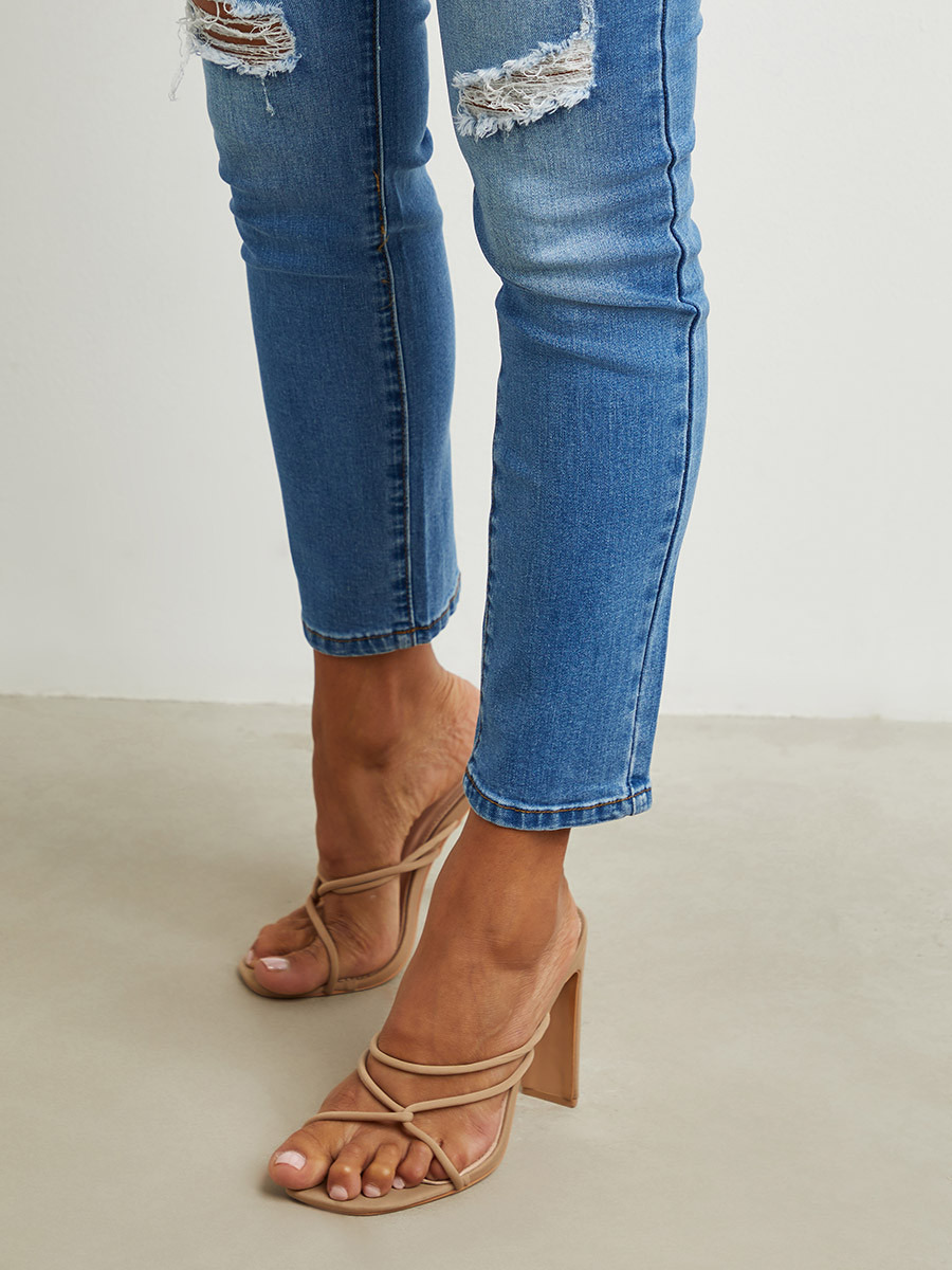Styli Distressed Knee Detail Skinny Fit Jeans-women-clothing-bottoms-jeans-image-5