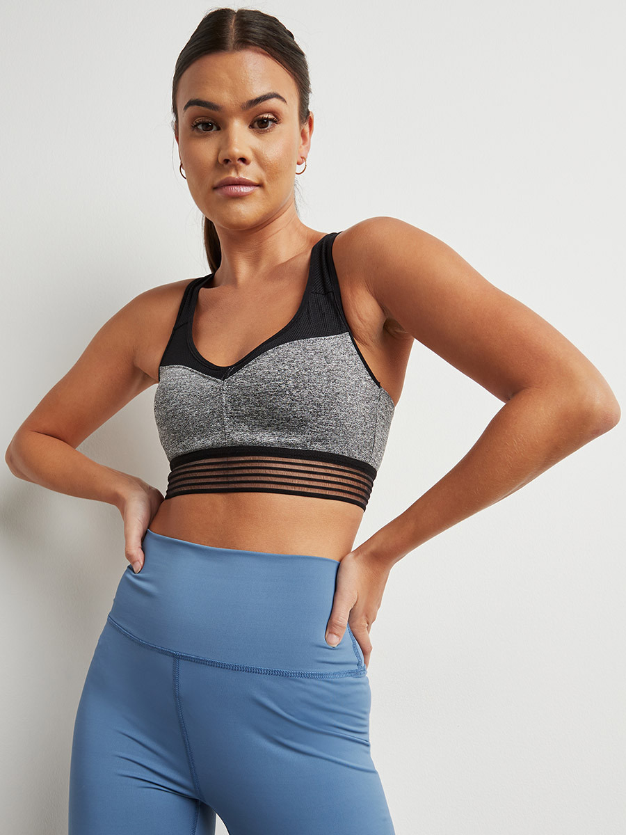 Styli Contrast Striped Hem Sports Bra with Strappy Back-women-clothing-sportswearandactivewear-sportsbras-image-3