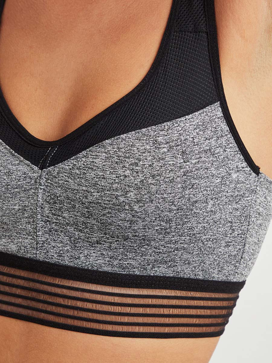 Styli Contrast Striped Hem Sports Bra with Strappy Back-women-clothing-sportswearandactivewear-sportsbras-image-4