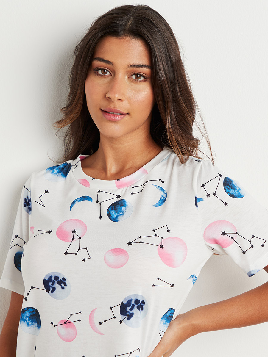 Styli AOP Constellation Print Round Neck T-shirt and Shorts Set-women-clothing-nightwear-pyjamas-bottoms-image-3