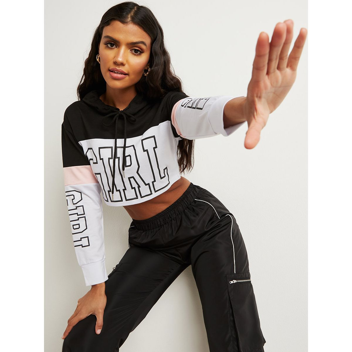 هودي مطبوع بقصة قصيرة من ستايلي-women-clothing-hoodiesandsweatshirts-hoodies-image-1
