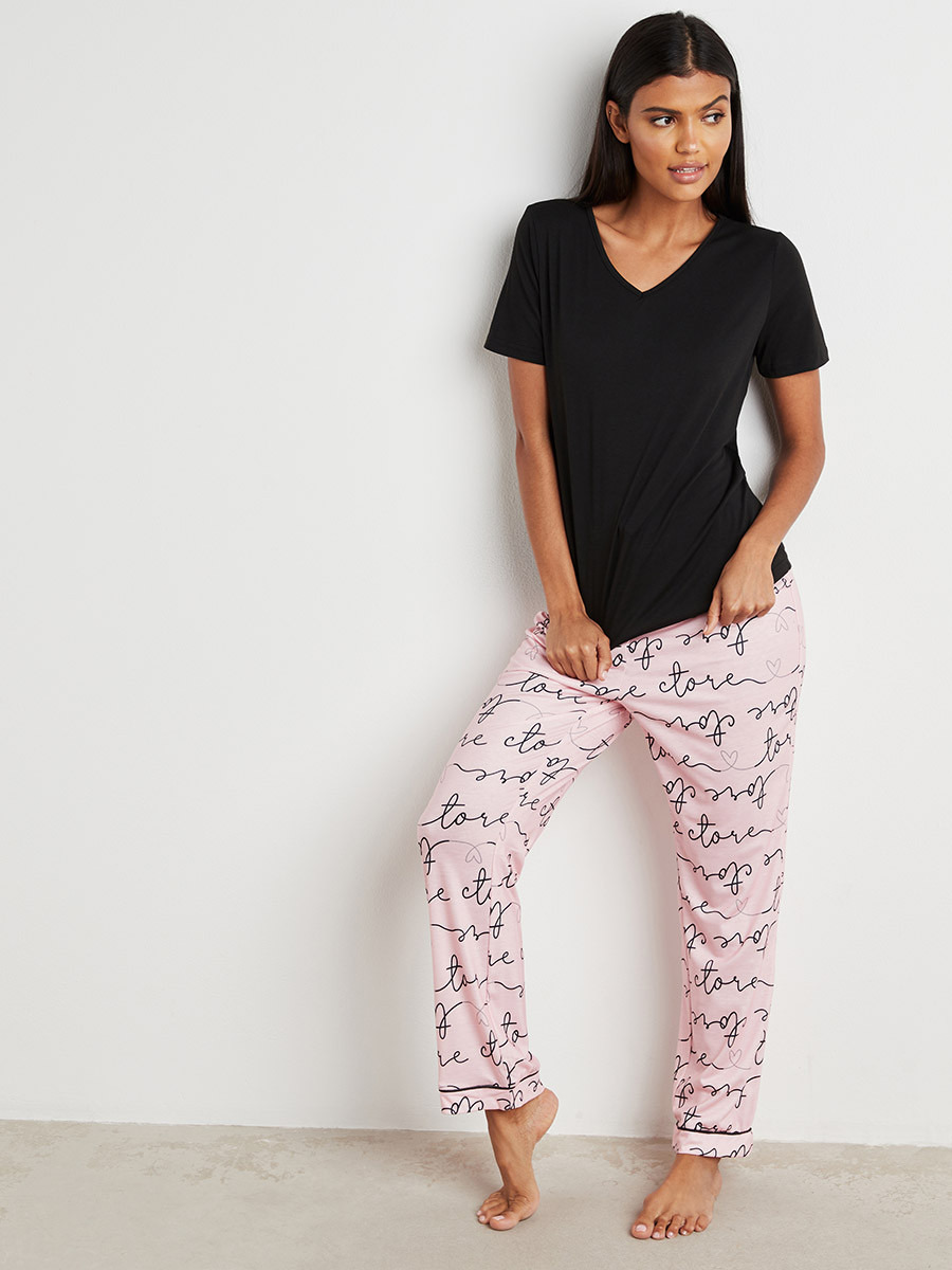 مجموعة من تيشيرت وبنطلون بيجاما من ستايلي-women-clothing-nightwear-pyjamas-bottoms-image-6