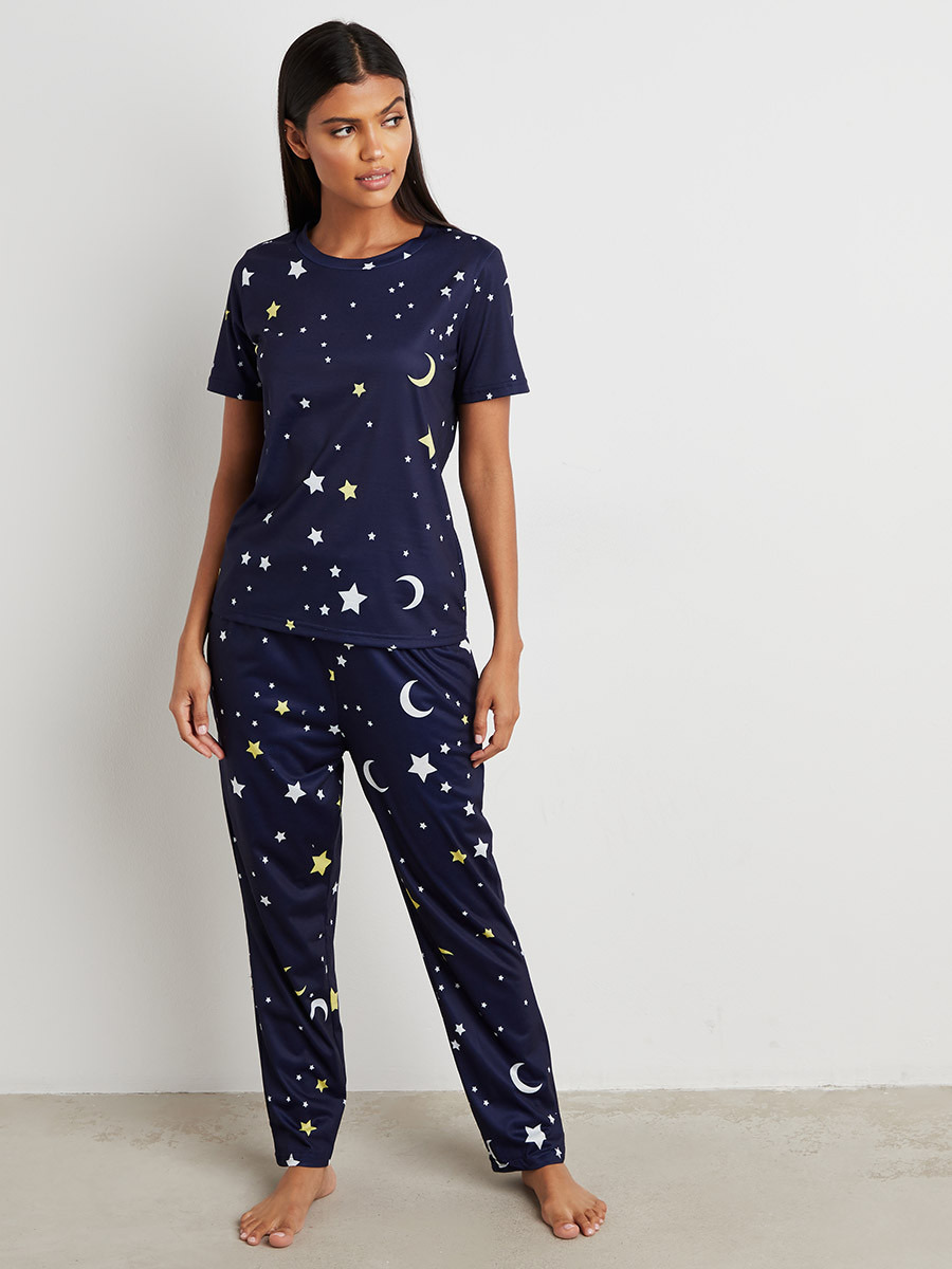 مجموعة من تيشيرت وبنطلون بيجاما من ستايلي-women-clothing-nightwear-pyjamas-bottoms-image-1