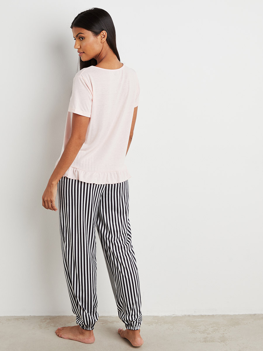 مجموعة من تيشيرت وبنطلون بيجاما من ستايلي-women-clothing-nightwear-pyjamas-longsets-image-4