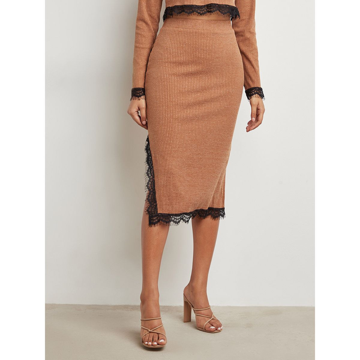 مجموعة من بلوزة قصيرة وتنورة ميدي من ستايلي-women-clothing-bottoms-skirts-image-4