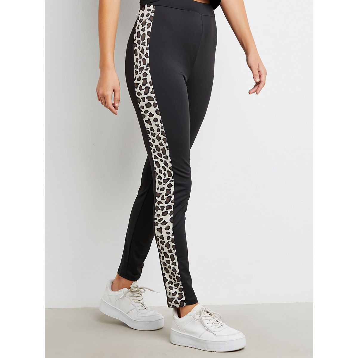ليقنز مطبوع بتفاصيل جانبية من ستايلي-women-clothing-leggings-image-1