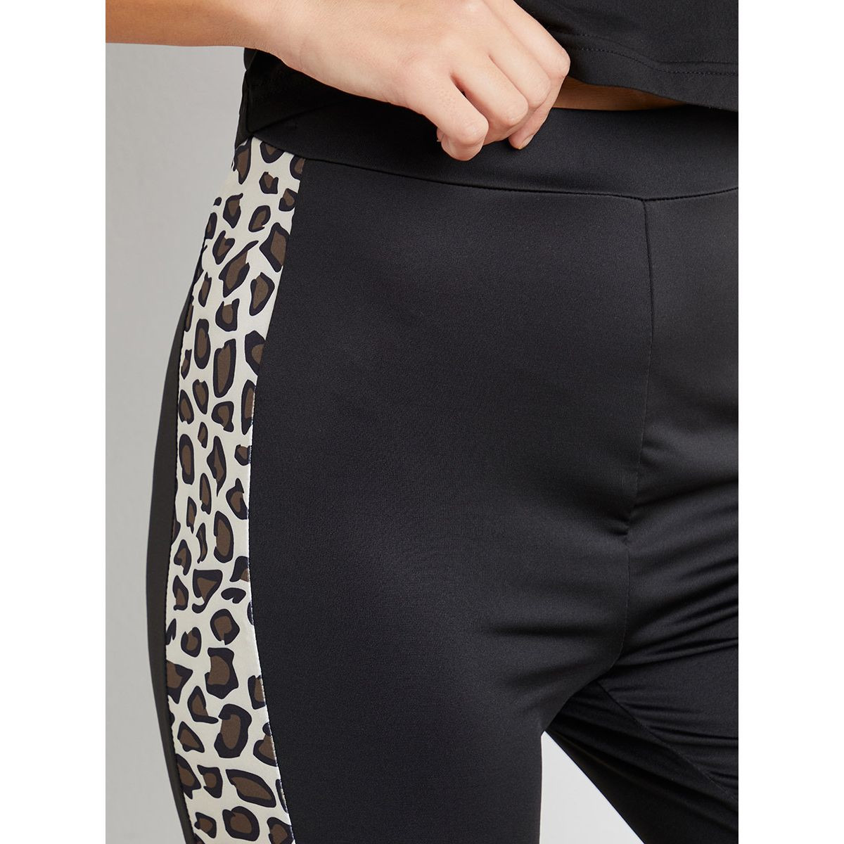 ليقنز مطبوع بتفاصيل جانبية من ستايلي-women-clothing-leggings-image-3