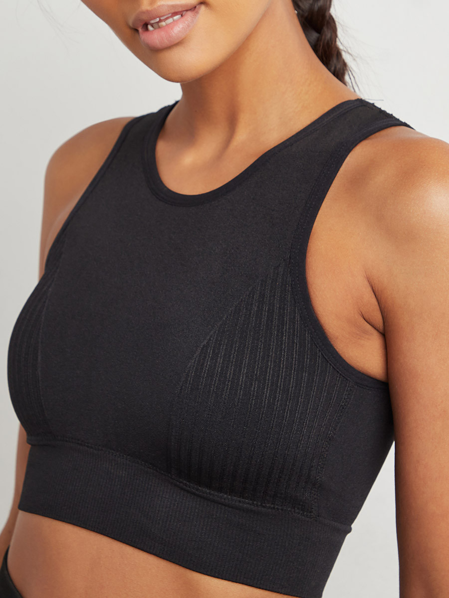 صدرية رياضية بتفاصيل خلفية من ستايلي-women-clothing-sportswearandactivewear-sportsbras-image-3