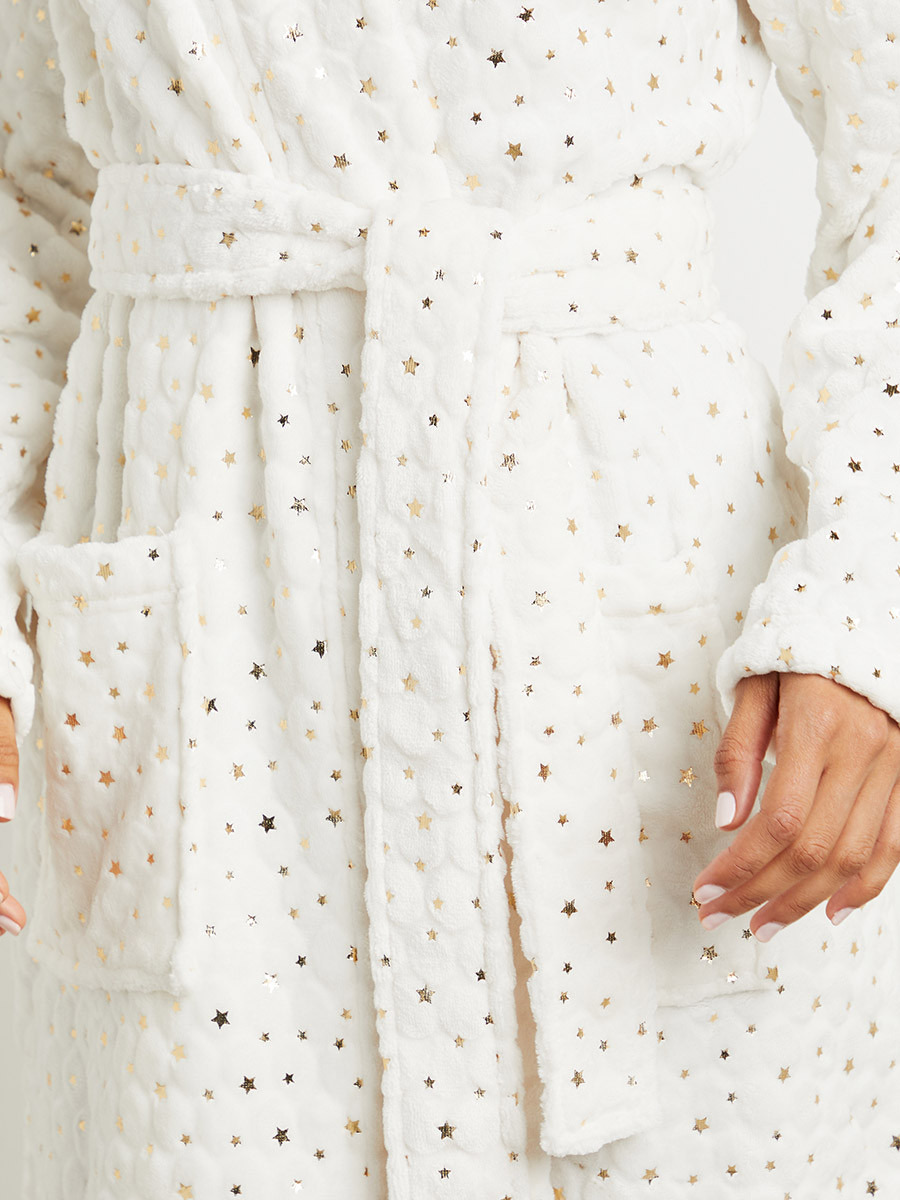 Styli Luxury Fleece Textured Foil Star Print Robe-women-clothing-nightwear-robes-image-3