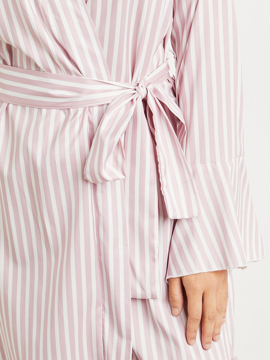 روب مخطط بتفاصيل كشكش من ستايلي-women-clothing-nightwear-robes-image-4