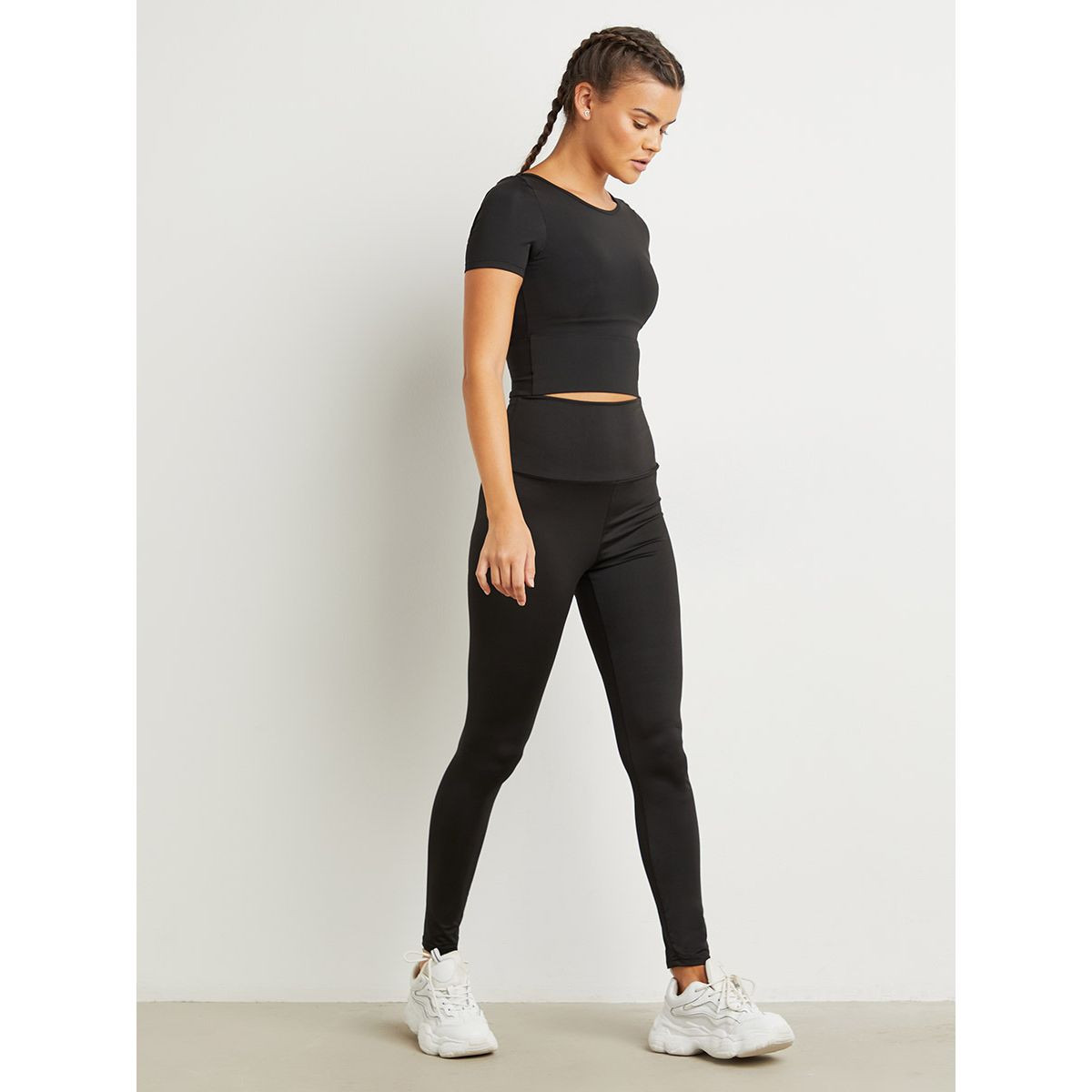 بلوزة رياضية قصيرة من ستايلي-women-clothing-sportswearandactivewear-tshirtsandvests-image-2