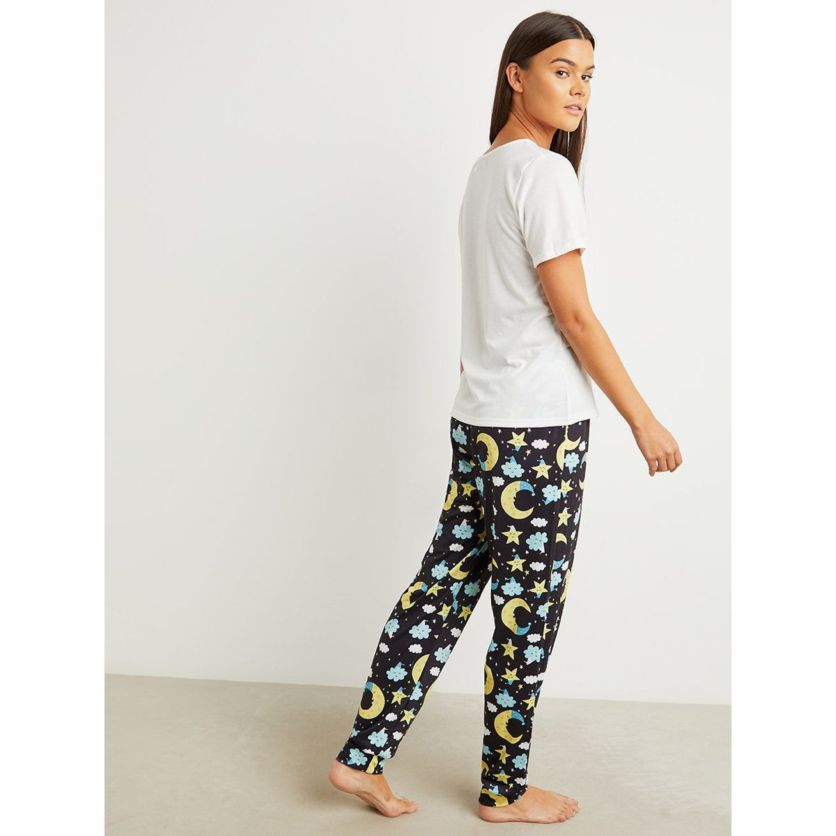 مجموعة من تيشيرت مطبوع وبنطلون بيجاما من ستايلي-women-clothing-nightwear-pyjamas-longsets-image-4