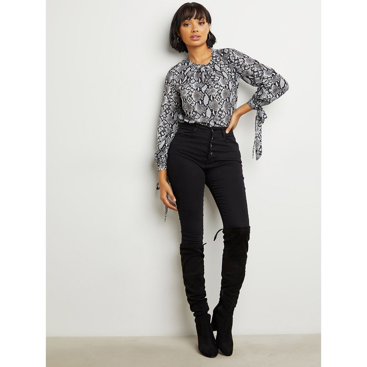 بلوزة مطبوعة بكسرات من ستايلي-women-clothing-shirtsandblouses-blouses-image-3