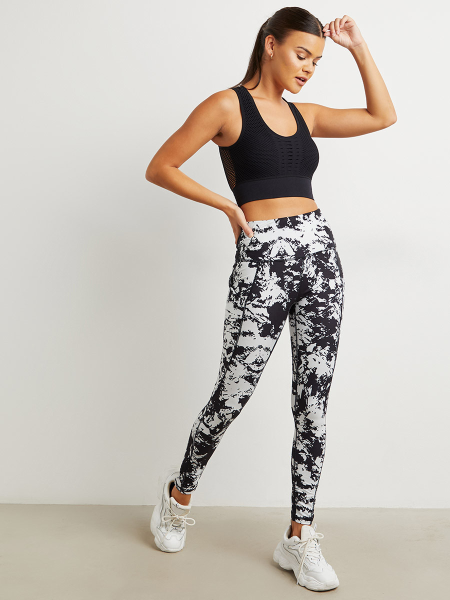 صدرية رياضية بتفاصيل خلفية من ستايلي-women-clothing-sportswearandactivewear-sportsbras-image-3