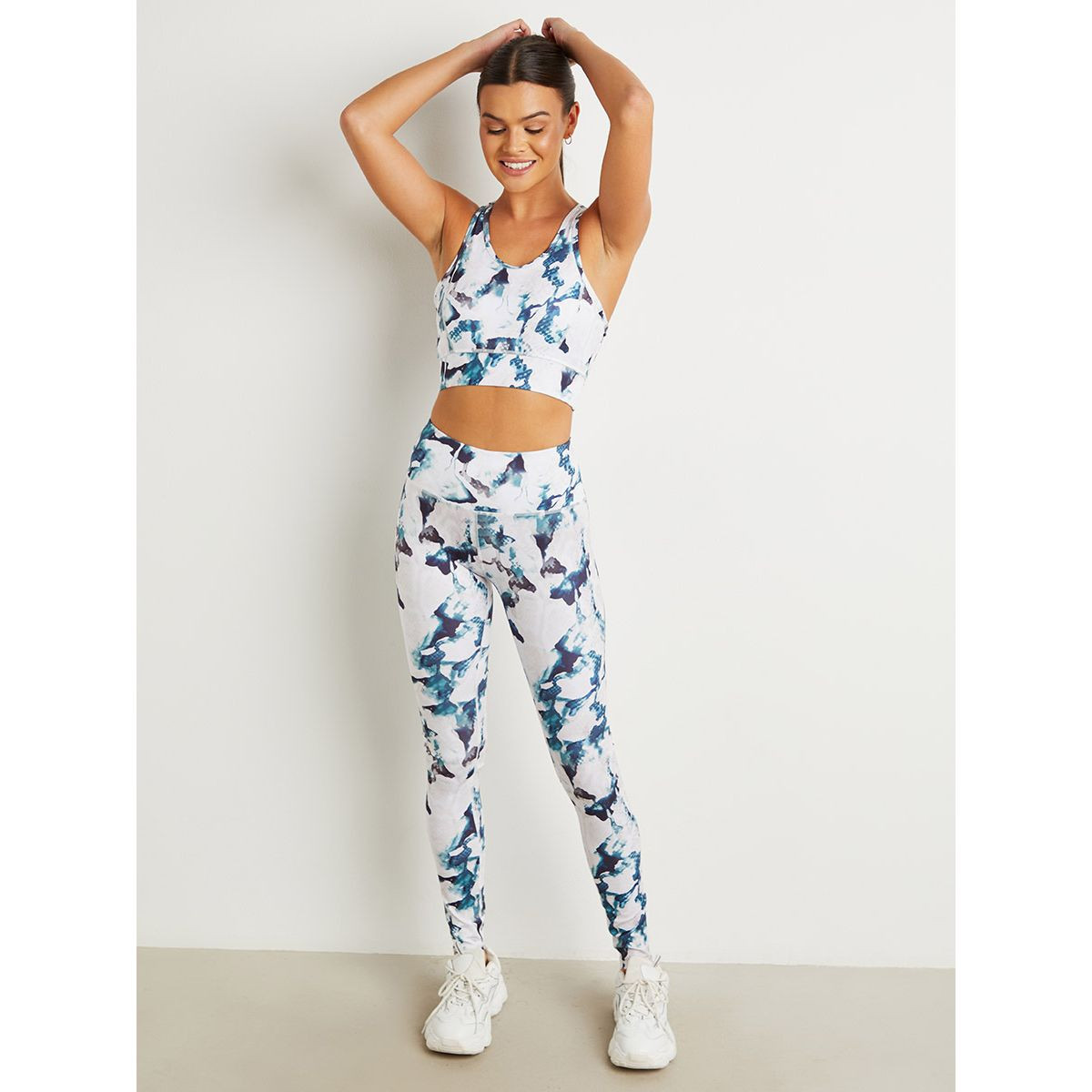 مجموعة من صدرية مطبوعة وليقنز من ستايلي-sports-women-clothing-trackpantsandtracksuits-image-1