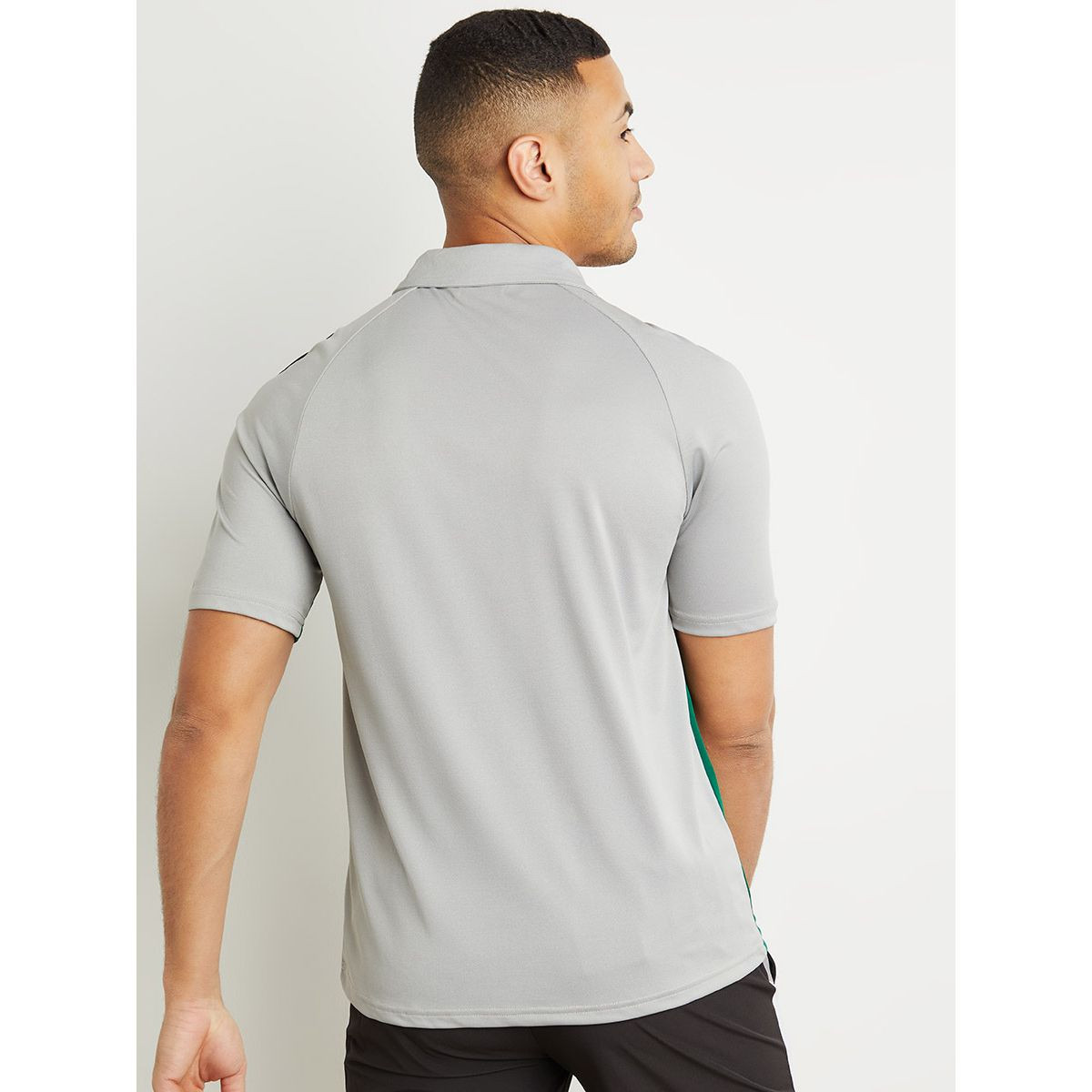 تيشيرت بولو بنمط كتل الألوان من ستايلي-men-clothing-sportswearandactivewear-tshirtsandpolos-image-4