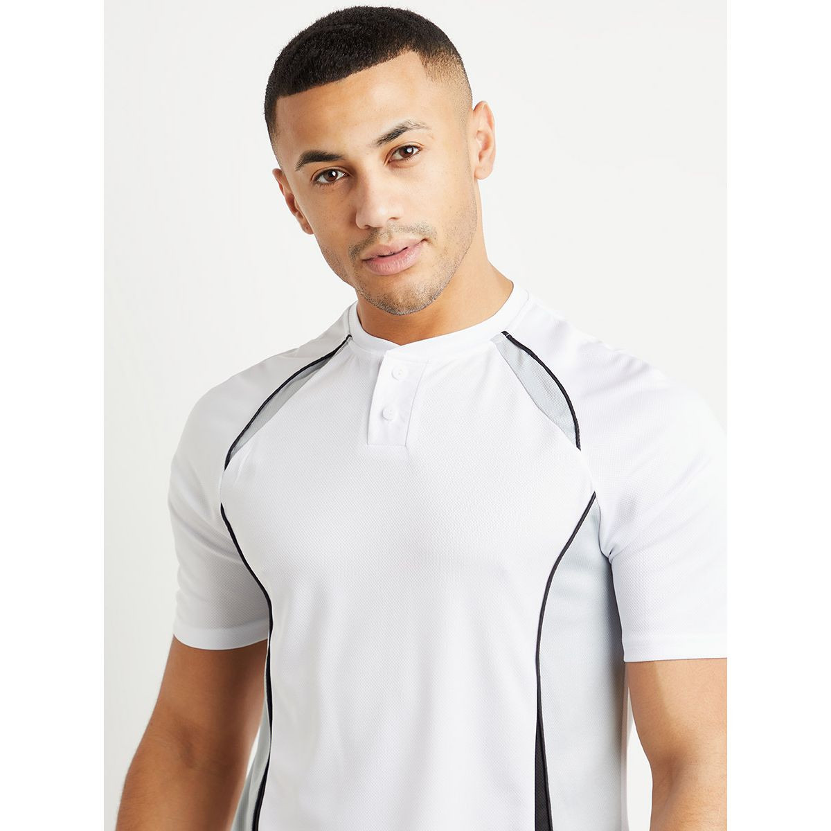 تيشيرت بولو بنمط كتل الألوان من ستايلي-men-clothing-sportswearandactivewear-tshirtsandpolos-image-3
