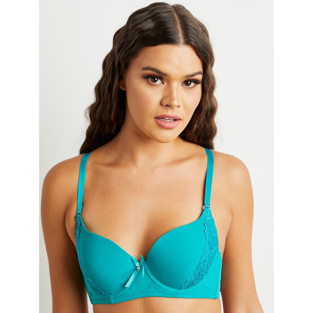 مجموعة من صدرية بتفاصيل دانتيل وسروال دخلي برازيلي من ستايلي-women-clothing-lingerie-bras-image-2