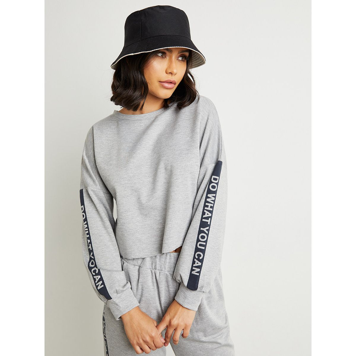مجموعة من بلوزة مطبوعة وبنطلون رياضي من ستايلي-women-clothing-nightwear-pyjamas-longsets-image-3