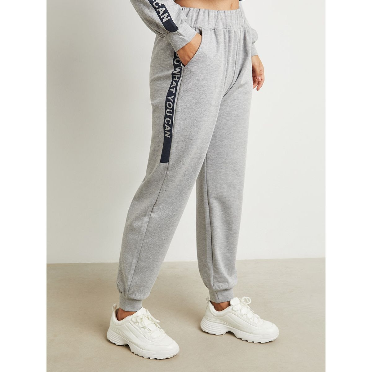 مجموعة من بلوزة مطبوعة وبنطلون رياضي من ستايلي-women-clothing-nightwear-pyjamas-longsets-image-5