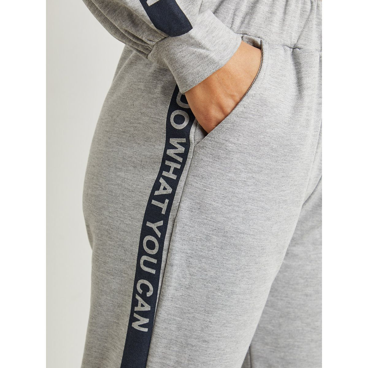 مجموعة من بلوزة مطبوعة وبنطلون رياضي من ستايلي-women-clothing-nightwear-pyjamas-longsets-image-6
