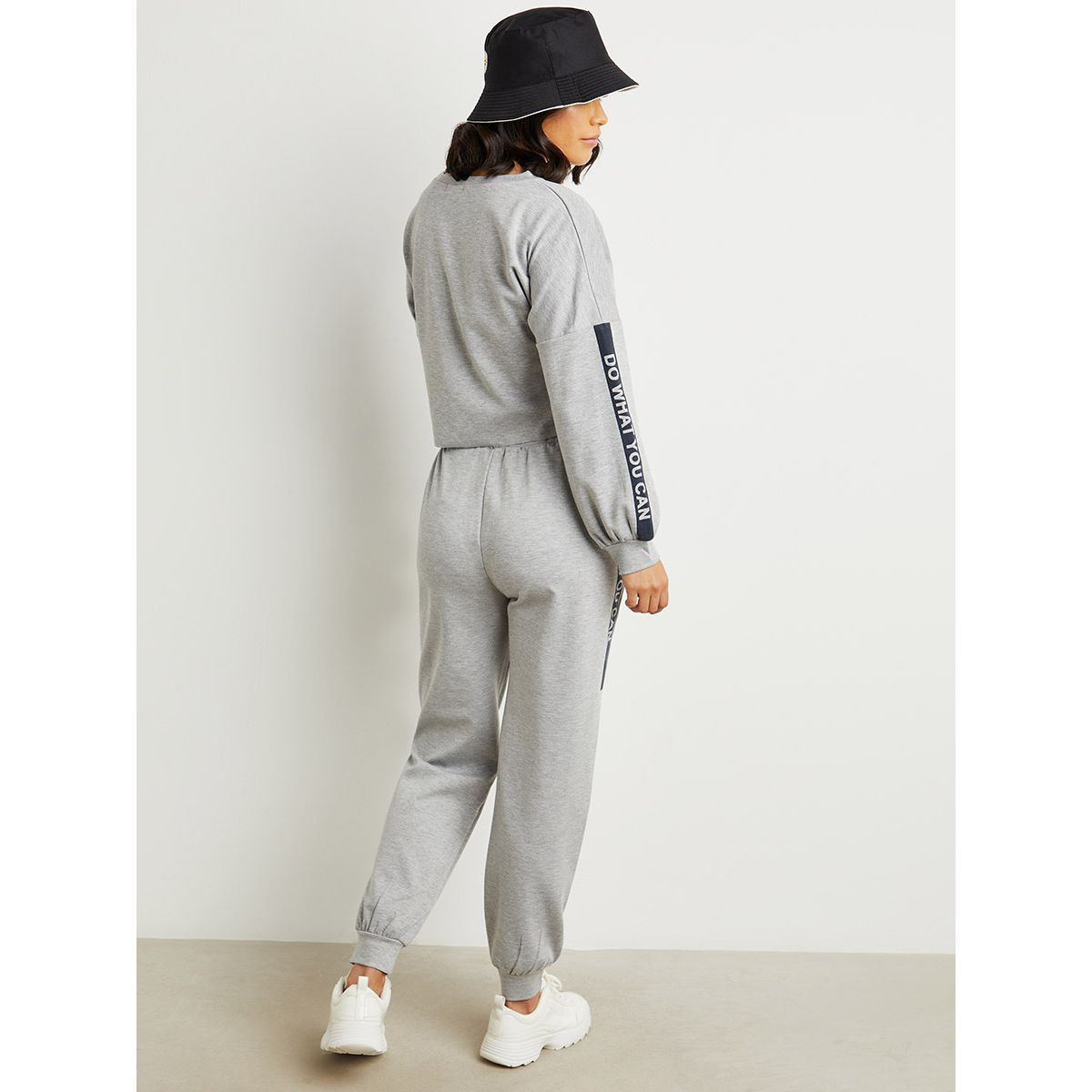 مجموعة من بلوزة مطبوعة وبنطلون رياضي من ستايلي-women-clothing-nightwear-pyjamas-longsets-image-7