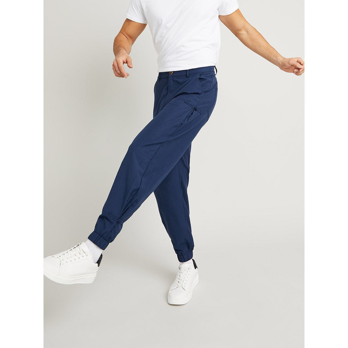بنطال ساده بازرار وأساور من ستايلي-men-clothing-bottoms-trousersandchinos-trousers-image-1