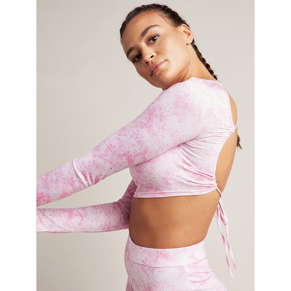 طقم رياضي (بلوزة + ليقنز) من ستايلي-women-clothing-sportswearandactivewear-tshirtsandvests-image-3